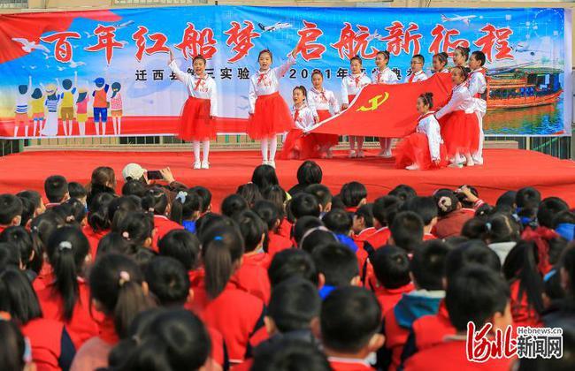 《侦察英雄》出场2分钟的沈院长,得过金钟奖,是演二代