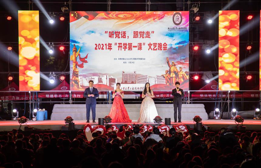 一张纸永远也折叠不了8次？牛人用卫生纸试验，科学家打脸了！游戏画面